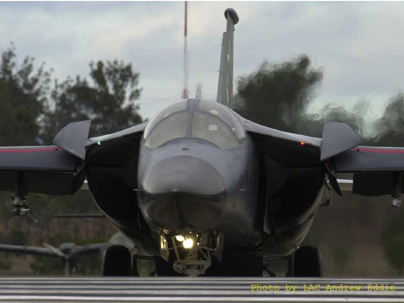 General Dynamics F-111 Aardvark  (avión de ataque táctico e interdictor de alcance medio USA ) F111c_02_large