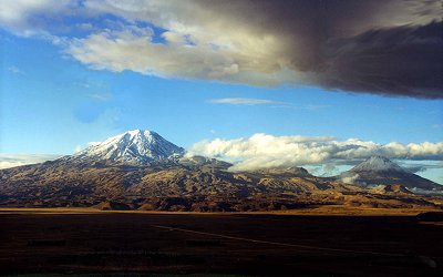 Mount Ararat 1999 - Courtesy Rob Michelson (16840 bytes)